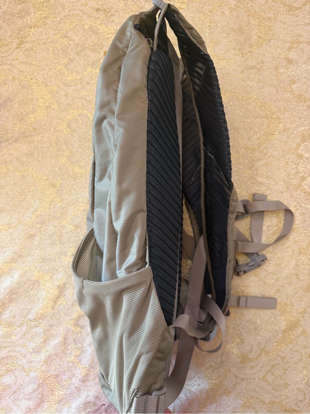 OSPREY Men’s Light Tan Hydration Daypack Backpack - Picture 10 of 12